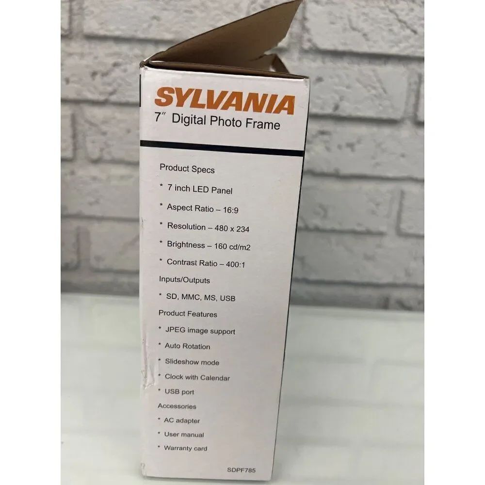Sylvania 7” Digital Photo Slide Frame LED Panel - Picture 2 of 8